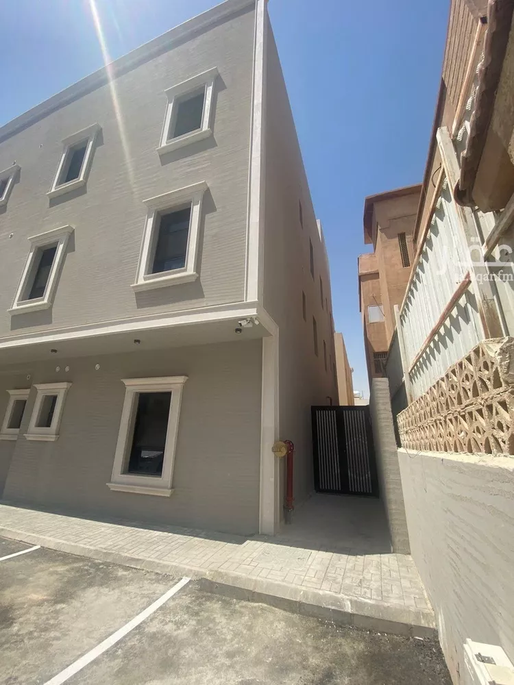 عمارة للإيجار في شارع بدر المزني, حي الضباط, مدينة الرياض, منطقة الرياض صورة 4