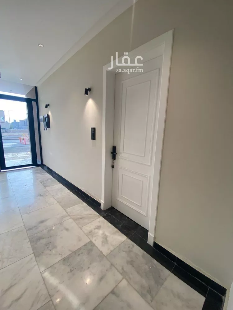 عمارة للبيع في شارع محمد الزبيري, حي العارض, مدينة الرياض, منطقة الرياض صورة 2