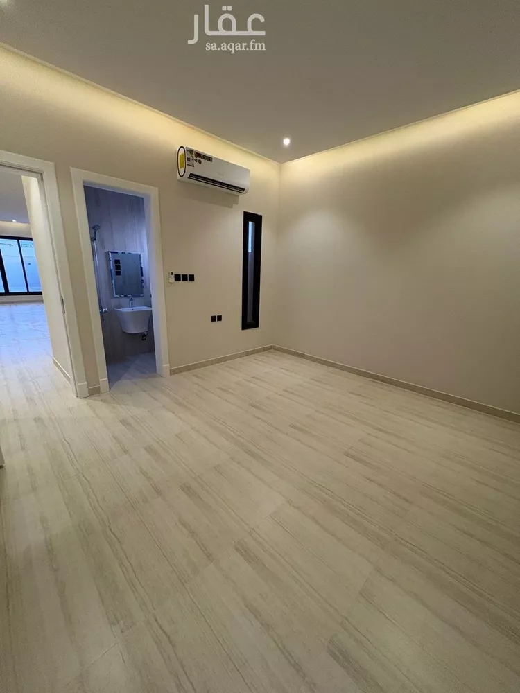 Floor for Sale in Riyadh Al Arid 8