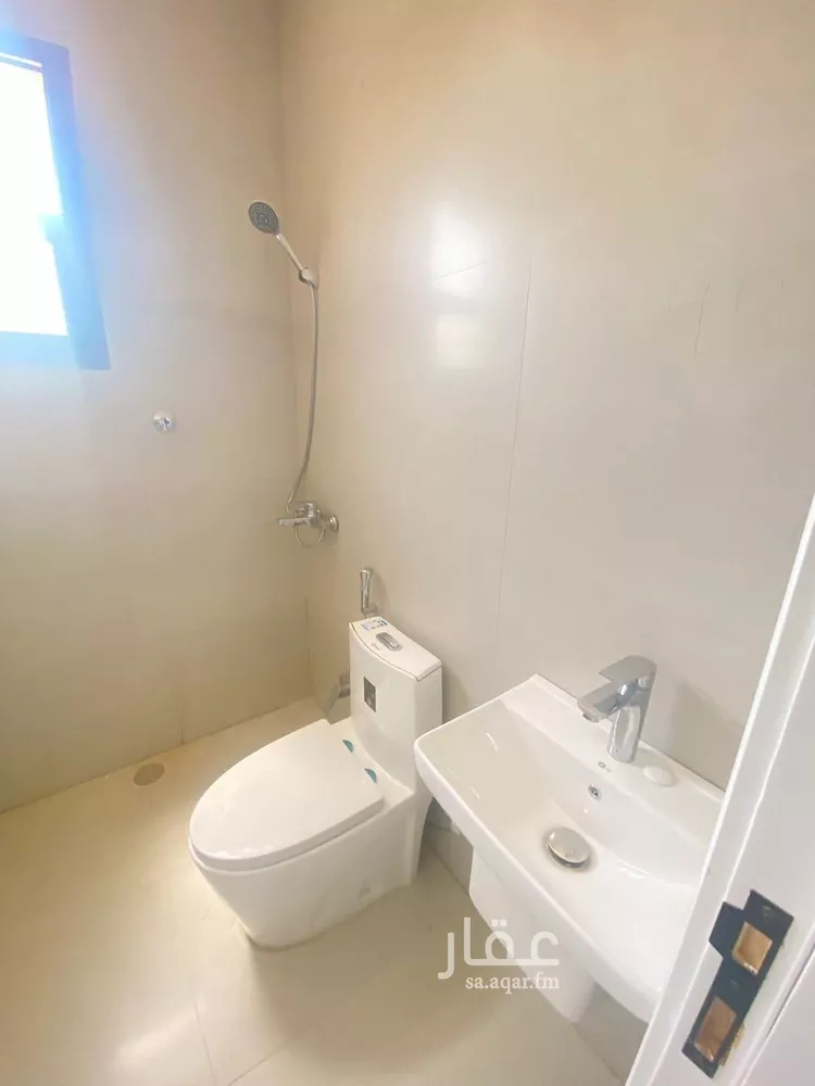 عمارة للبيع في شارع بدر المزني, حي الضباط, مدينة الرياض, منطقة الرياض صورة 5