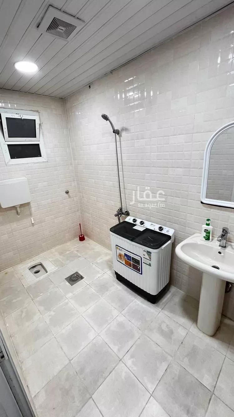 شقة للإيجار في شارع الامير منصور بن متعب , حي الحمراء الثاني, مدينة الاحساء, المنطقة الشرقية صورة 3