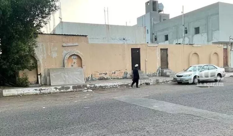 دور للبيع في شارع على بن الحسين بن اسماعيل, حي العزيزية, مدينة المدينه المنوره, منطقة المدينة المنورة صورة 2