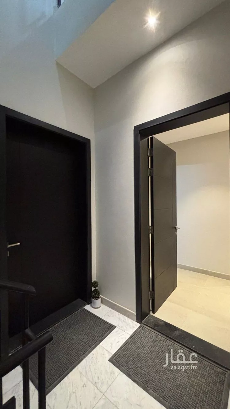 دور للبيع في شارع الحر بن قيس, حي عكاظ, مدينة الرياض, منطقة الرياض صورة 5