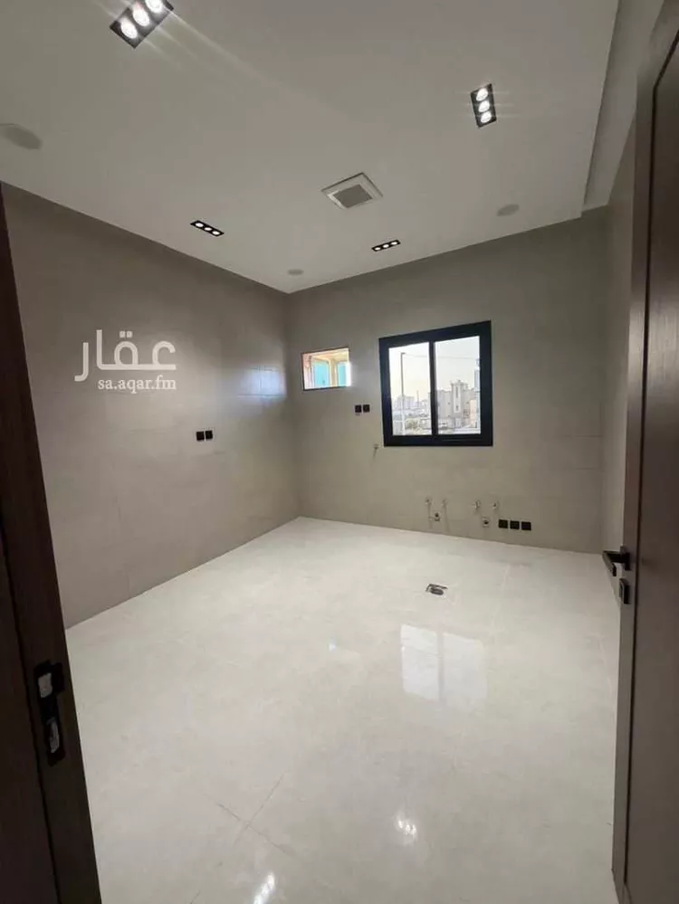 شقة للبيع في شارع شارع المعتصم بالله, حي السويس 1, مدينة جازان, منطقة جازان 7