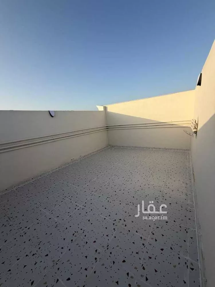 شقة للبيع في شارع شارع المعتصم بالله, حي السويس 1, مدينة جازان, منطقة جازان 11