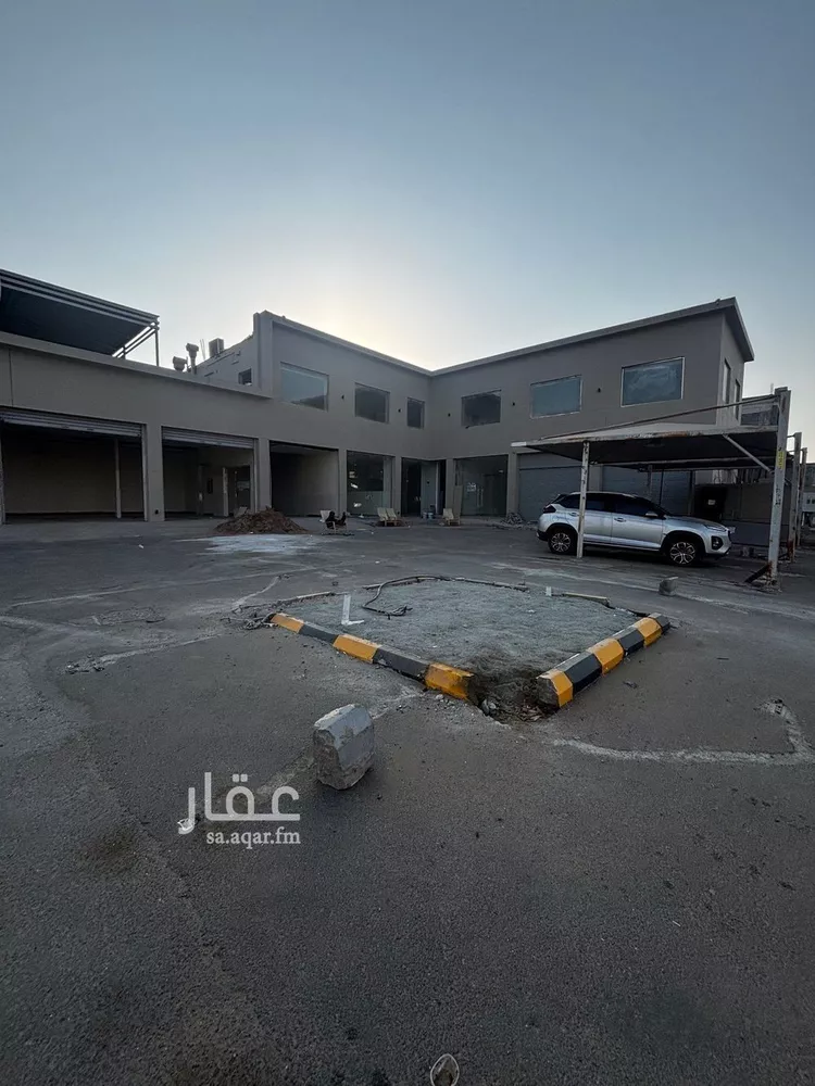 Shop for Rent in Jeddah Al Shera'a صورة 3