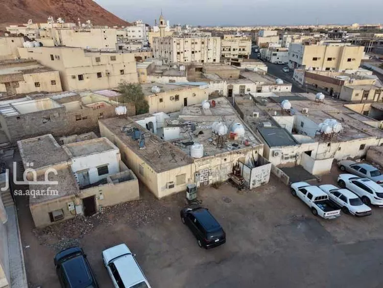 فيلا للبيع في شارع طلحة ابن مالك الليثي, حي الشهداء, مدينة المدينة المنورة, منطقة المدينة المنورة صورة 2