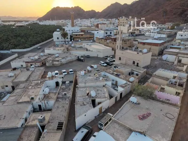 فيلا للبيع في شارع طلحة ابن مالك الليثي, حي الشهداء, مدينة المدينة المنورة, منطقة المدينة المنورة صورة 3