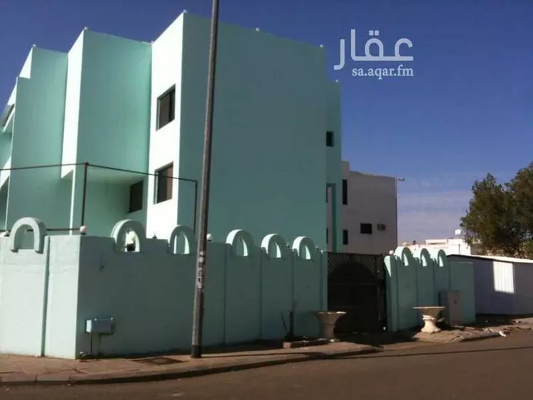 عمارة للبيع في شارع عبدالله بن خليفه, حي بئر عثمان, مدينة المدينة المنورة, منطقة المدينة المنورة صورة 2