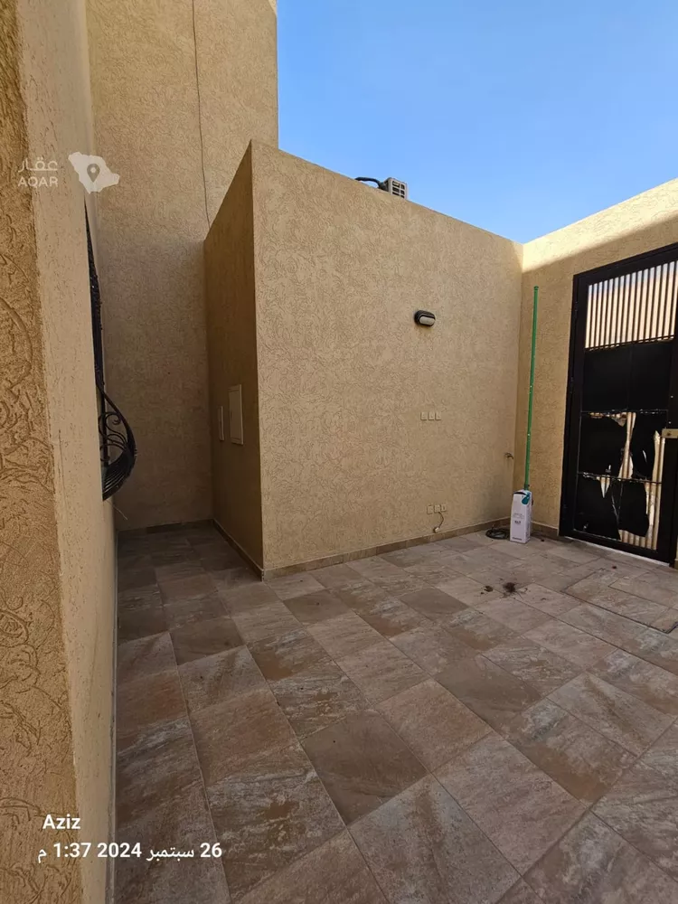 Floor for Rent in Riyadh Al Yasmin 4
