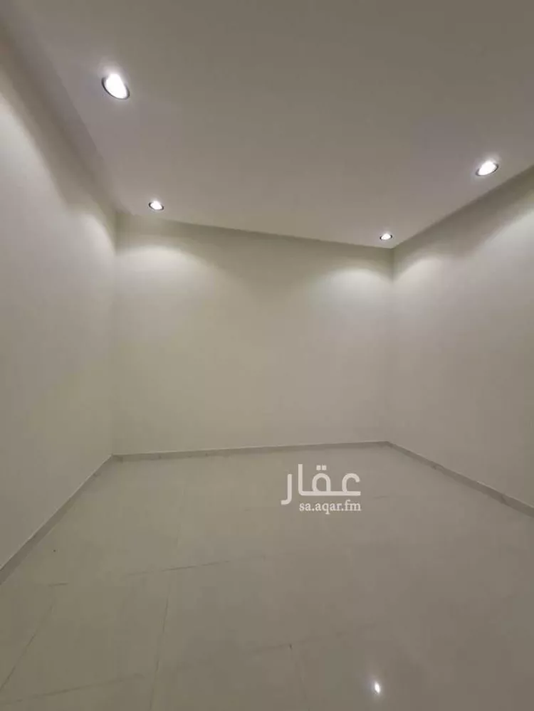 دور للبيع في شارع الحسن النابلسي, حي بدر, مدينة الرياض, منطقة الرياض صورة 3