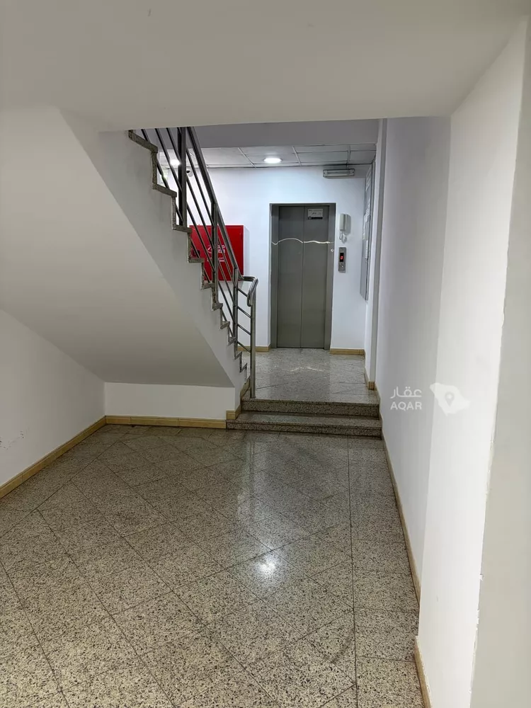 عمارة للبيع في شارع الامير حمود بن عبدالعزيز, حي مدينة العمال, مدينة الخبر, المنطقة الشرقية صورة 3