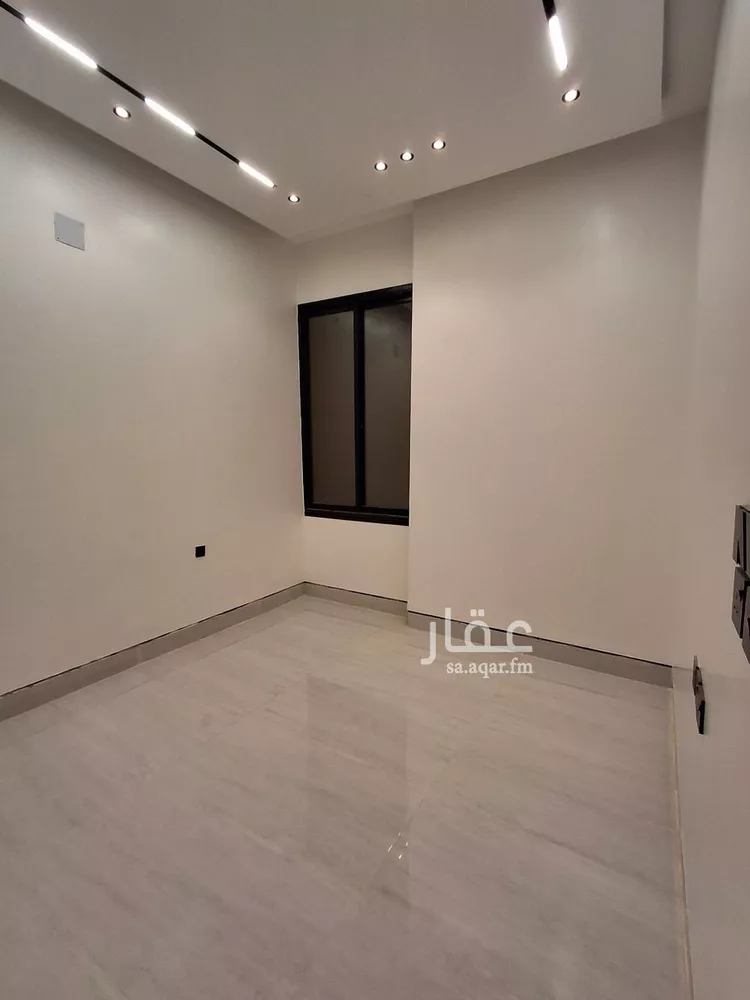 دور للبيع في شارع عبيدالله الفقيه, حي الرمال, مدينة الرياض, منطقة الرياض صورة 3