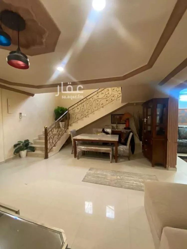فيلا للبيع في شارع عبدالله بن المغيرة, حي إشبيلية, مدينة الرياض, منطقة الرياض صورة 4