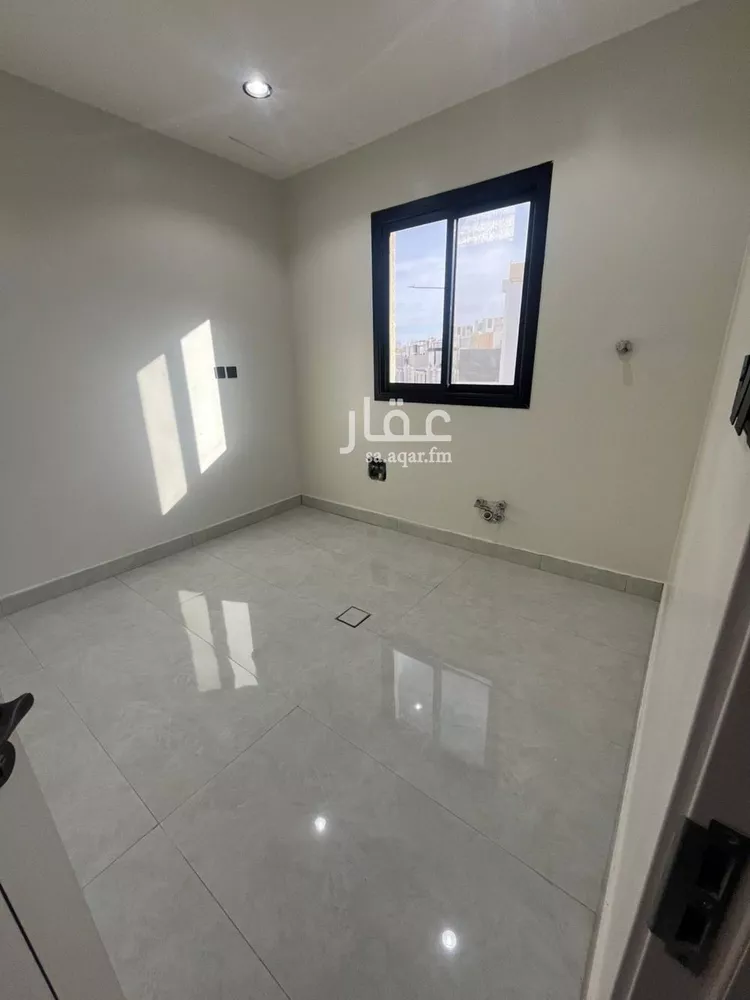 فيلا للإيجار في شارع جبل اللوز, حي الرمال, مدينة الرياض, منطقة الرياض صورة 4