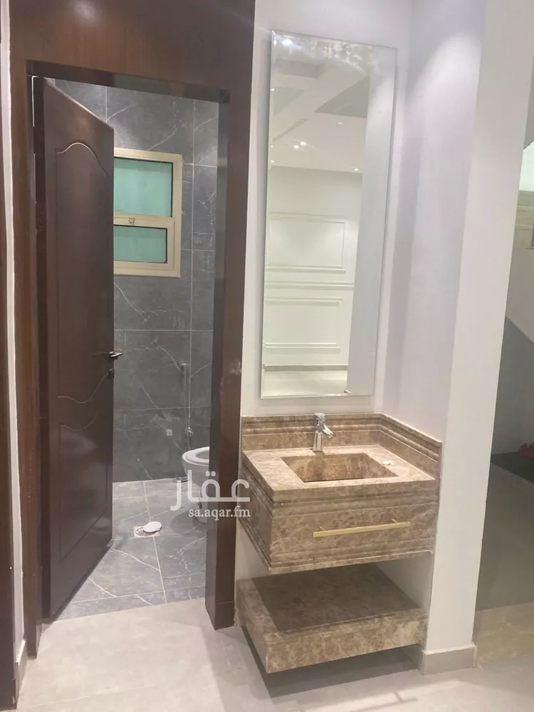 فيلا للإيجار في شارع حسين بن صديق دحلان, حي عكاظ, مدينة الرياض, منطقة الرياض