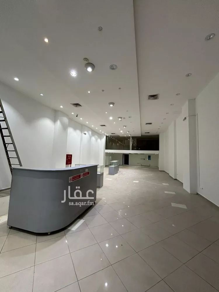 محل للإيجار في شارع الامير عبدالعزيز بن مساعد بن جلوي, حي المربع, مدينة الرياض, منطقة الرياض صورة 3