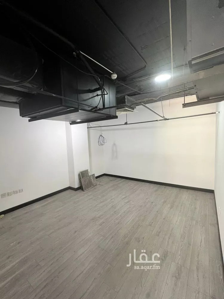 محل للإيجار في شارع الامير عبدالعزيز بن مساعد بن جلوي, حي المربع, مدينة الرياض, منطقة الرياض
