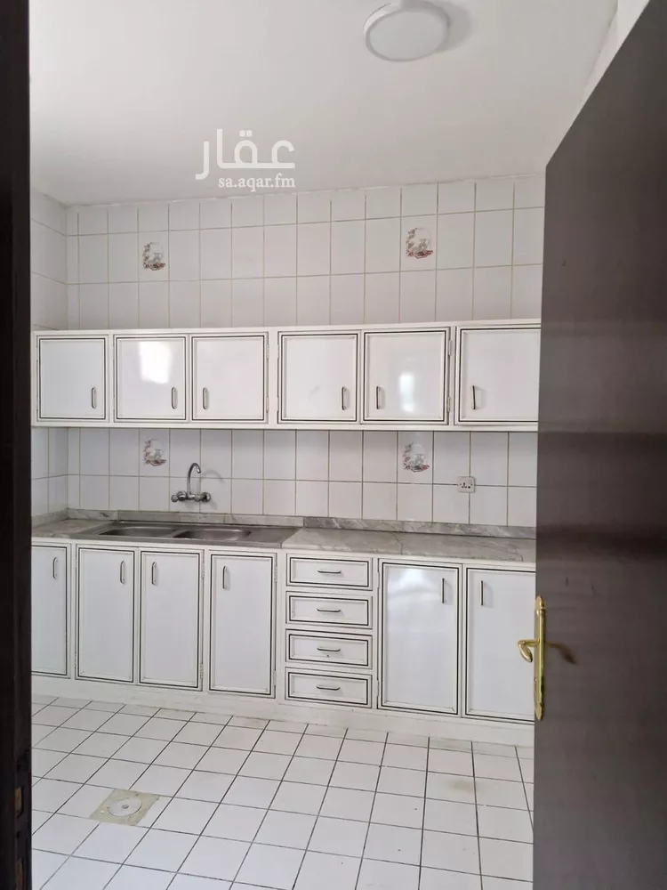 شقة للإيجار في شارع الامير عبدالعزيز بن مساعد بن جلوي, حي المربع, مدينة الرياض, منطقة الرياض صورة 4