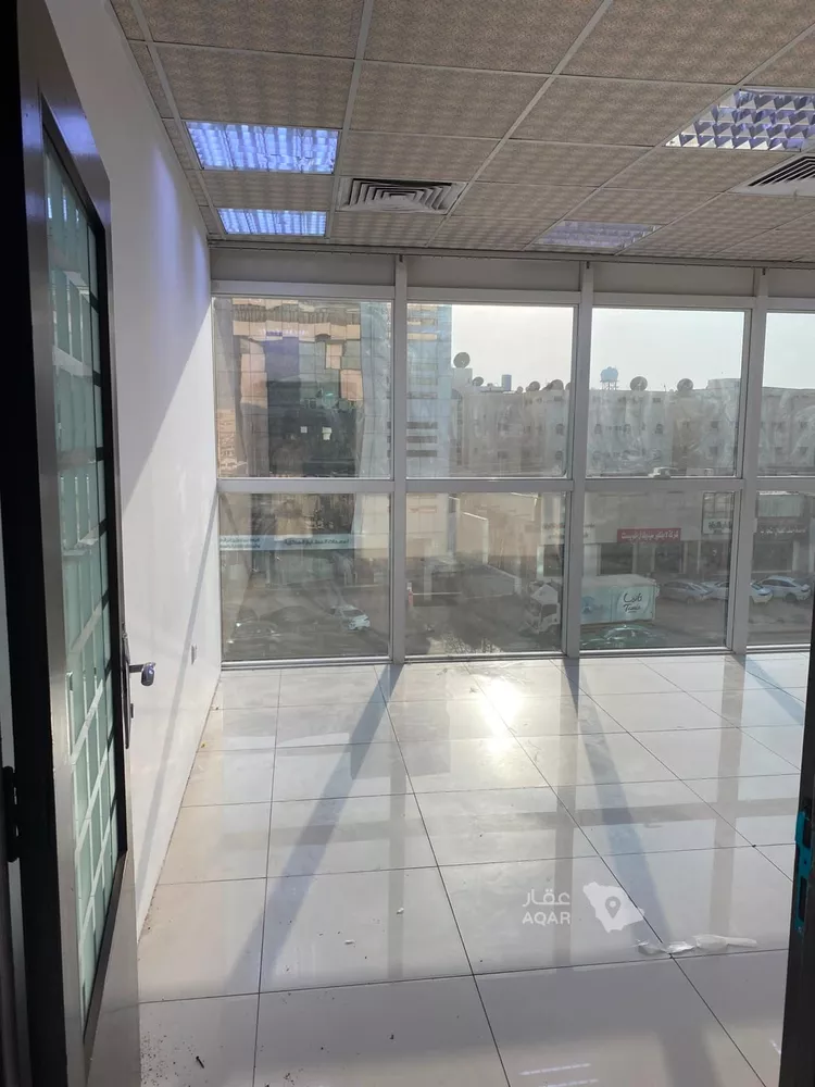 مكتب تجاري للإيجار في شارع الامير عبدالعزيز بن مساعد بن جلوي, حي المربع, مدينة الرياض, منطقة الرياض صورة 4