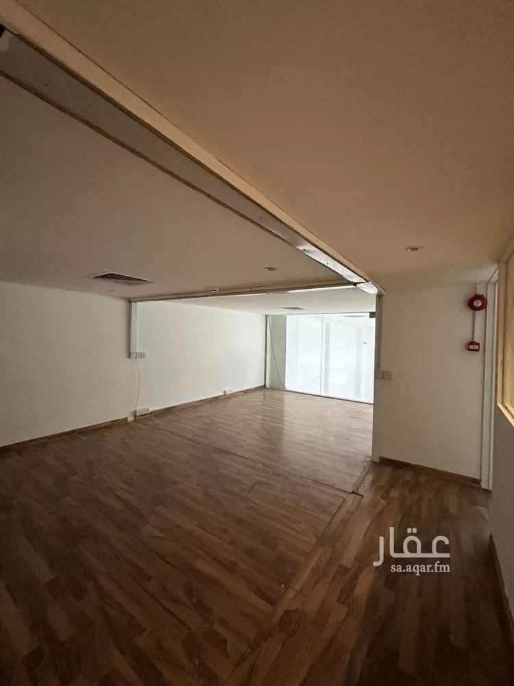 محل للإيجار في شارع الامير عبدالعزيز بن مساعد بن جلوي, حي المربع, مدينة الرياض, منطقة الرياض صورة 3