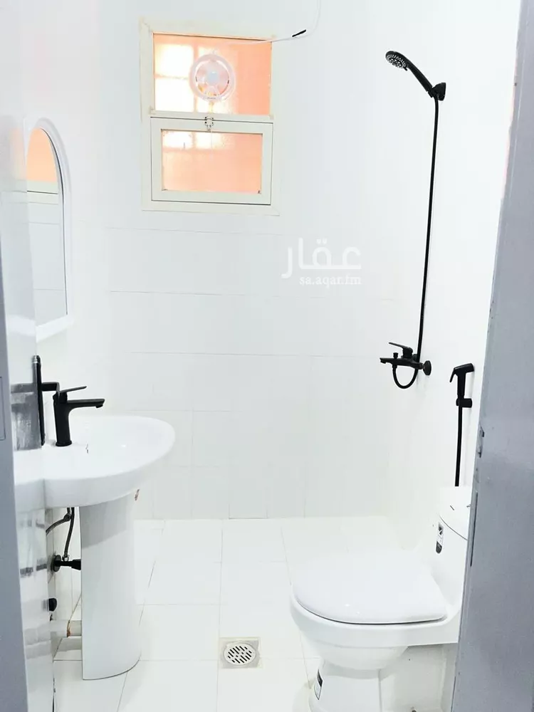 شقة للإيجار في شارع الفرزدق, حي الضباط, مدينة الرياض, منطقة الرياض صورة 4