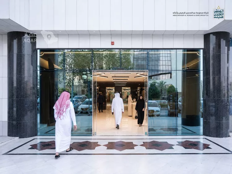 مكتب تجاري للإيجار في شارع الامير عبدالعزيز بن مساعد بن جلوي, حي المربع, مدينة الرياض, منطقة الرياض 1 صورة