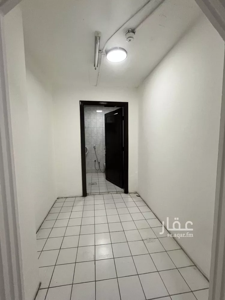 محل للإيجار في شارع الامير عبدالعزيز بن مساعد بن جلوي, حي المربع, مدينة الرياض, منطقة الرياض صورة 2