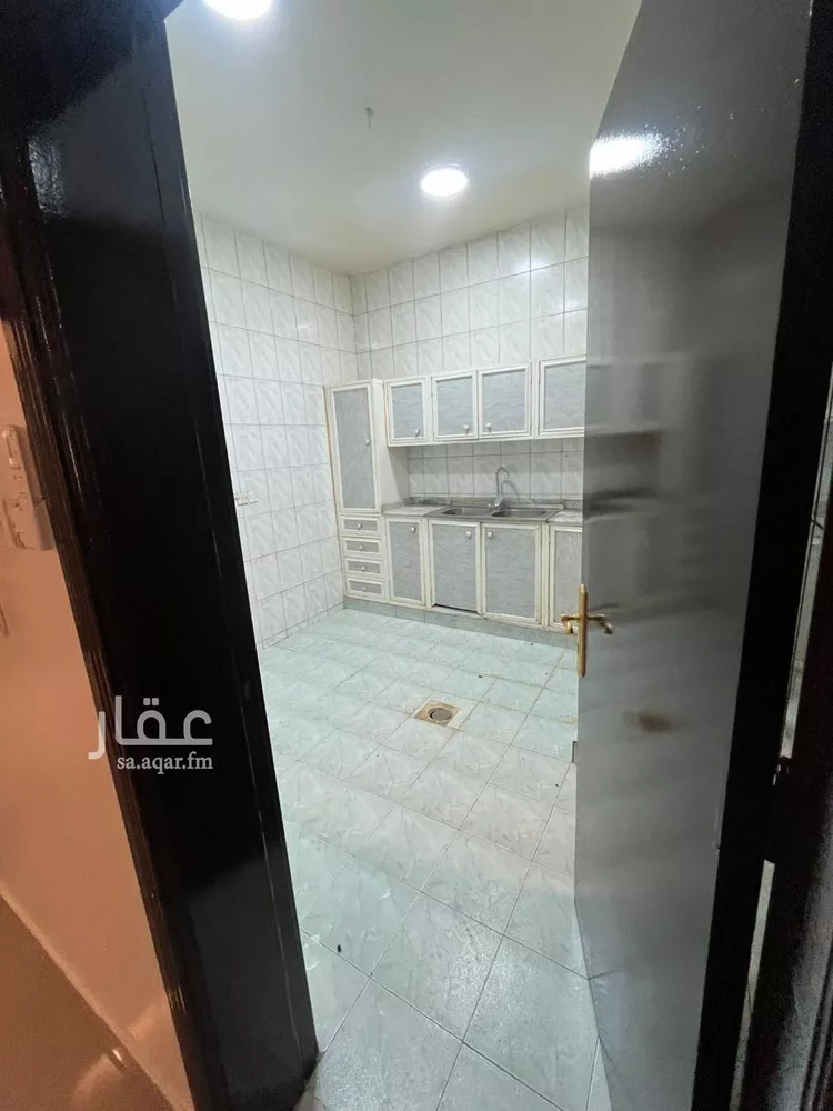 شقة للإيجار في شارع رقم 32, حي الندى, مدينة الرياض, منطقة الرياض صورة 2