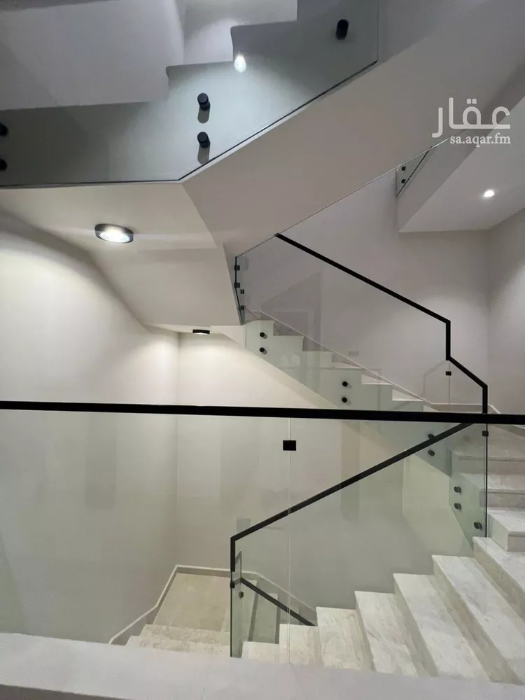 فيلا للبيع في شارع أنس بن سيرين, حي المهدية, مدينة الرياض, منطقة الرياض صورة 4