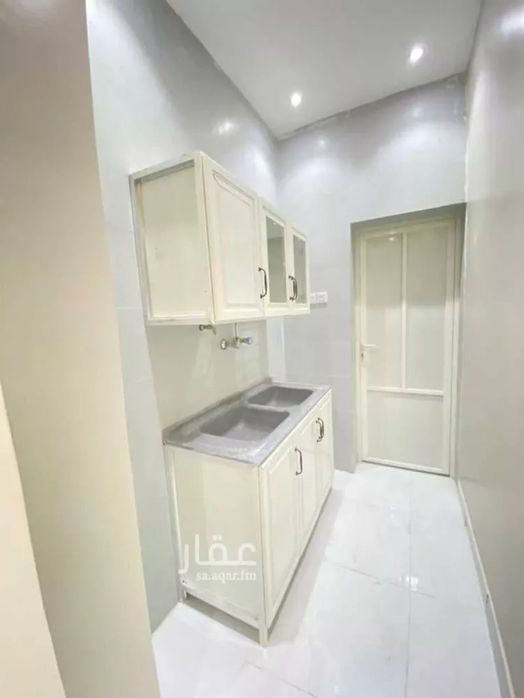 شقة للإيجار في شارع عبادى ابن الصامت, حي النايفية, مدينة حفر الباطن, المنطقة الشرقية