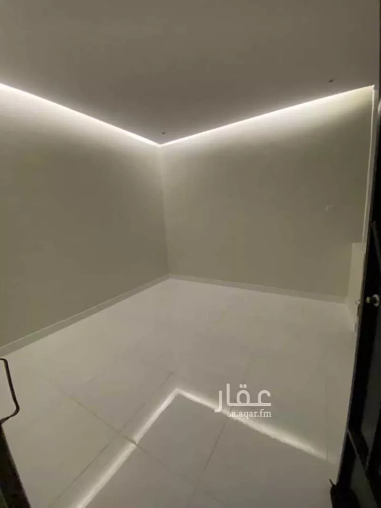 شقة للإيجار في شارع عبادى ابن الصامت, حي النايفية, مدينة حفر الباطن, المنطقة الشرقية صورة 2