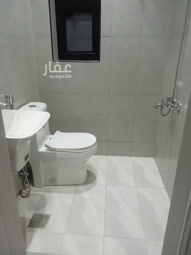 عمارة للإيجار في شارع محمد رشيد رضا, حي العزيزية, مدينة الرياض, منطقة الرياض صورة 3