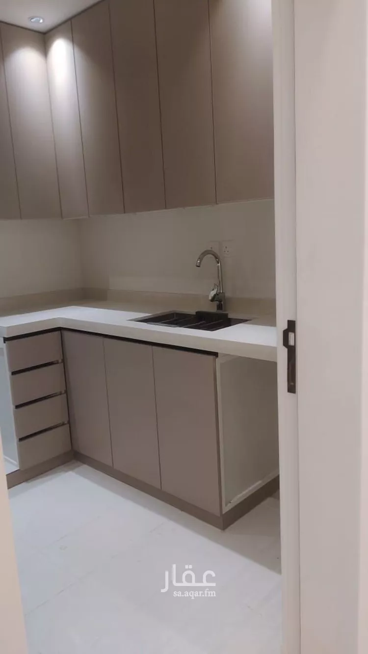 شقة للإيجار في شارع ربيق, حي الربوة, مدينة الرياض, منطقة الرياض صورة 4
