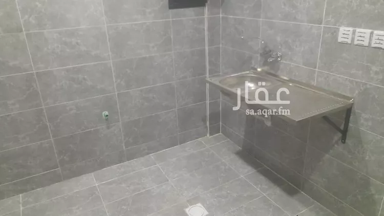 شقة للإيجار في شارع سريحة, حي الجرادية, مدينة الرياض, منطقة الرياض صورة 4