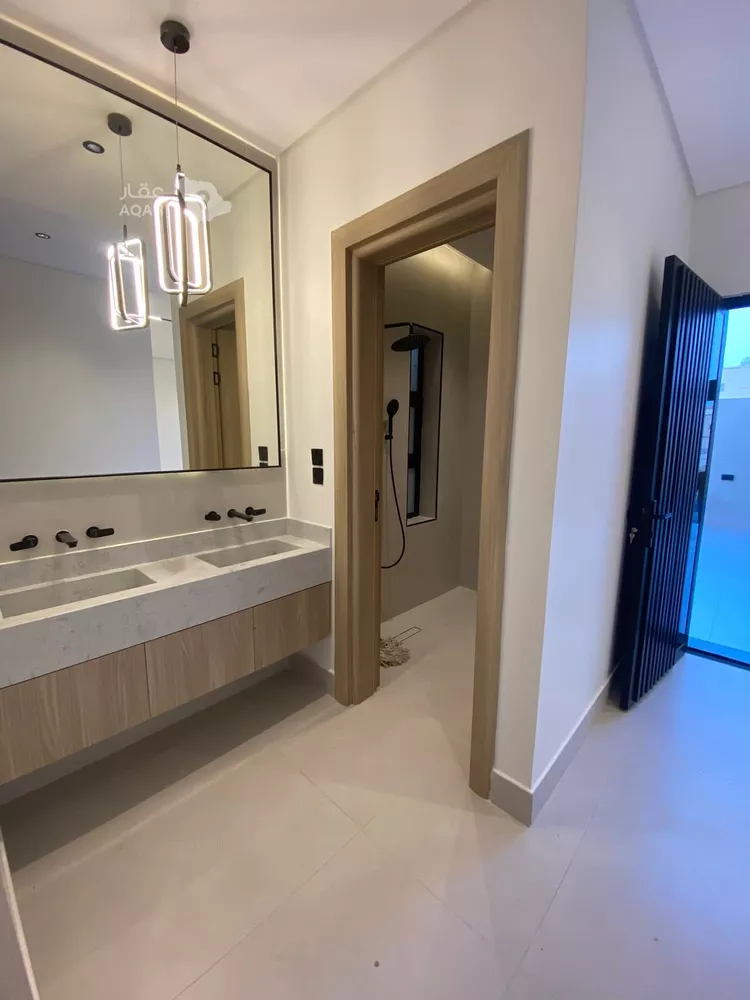Villa for Sale in Safwa Abu Main 7