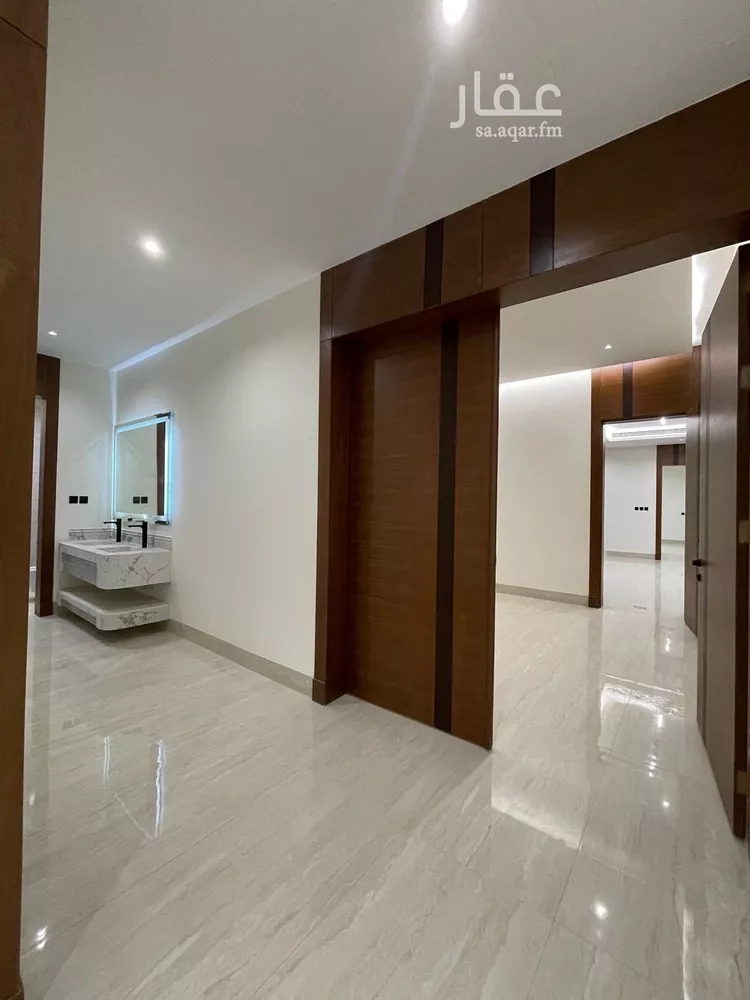 فيلا للبيع في شارع إسماعيل بن حماد, حي المهدية, مدينة الرياض, منطقة الرياض صورة 2