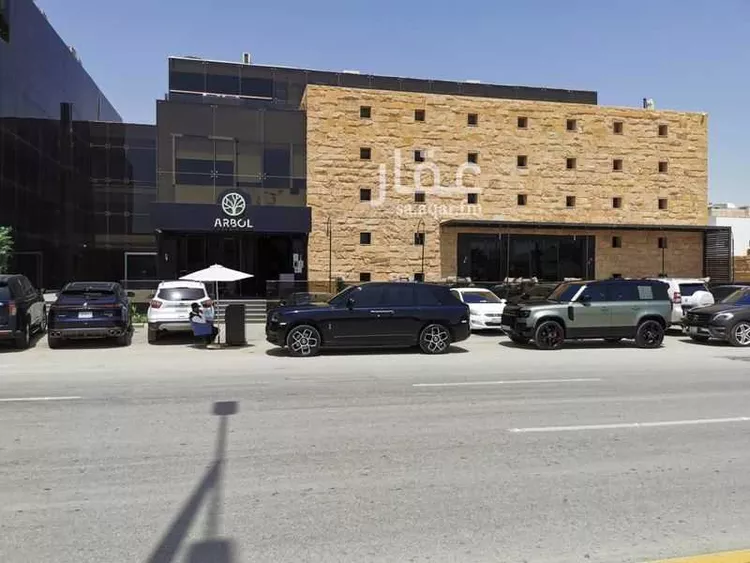 مكتب تجاري للإيجار في شارع طريق الامير تركي بن عبدالعزيز الاول, حي المحمدية, مدينة الرياض, منطقة الرياض 1 صورة