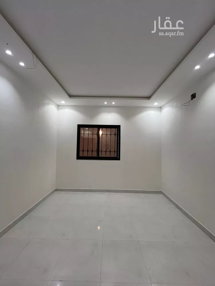 دور للبيع في شارع ابن أبي الفخار, حي عكاظ, مدينة الرياض, منطقة الرياض صورة 3