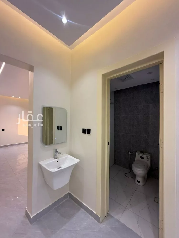 دور للبيع في شارع الزبيريه, حي عكاظ, مدينة الرياض, منطقة الرياض صورة 5