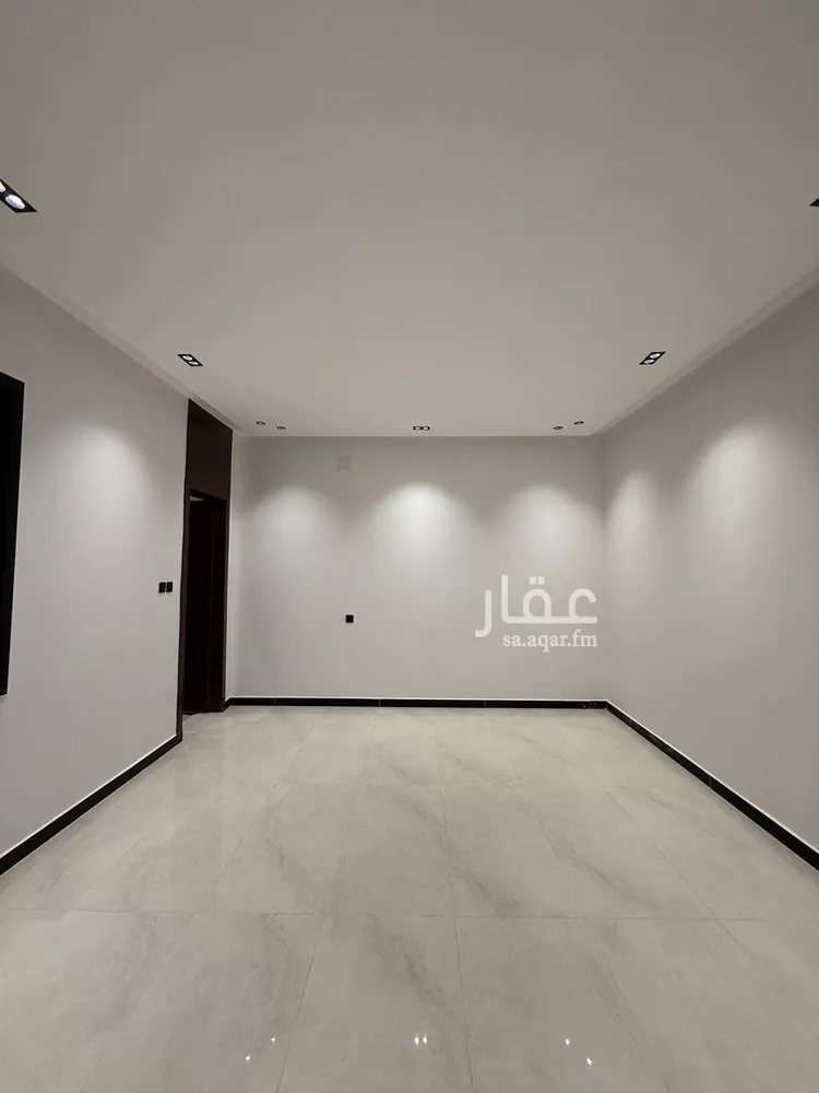دور للبيع في شارع الجنابين, حي الحزم, مدينة الرياض, منطقة الرياض صورة 2