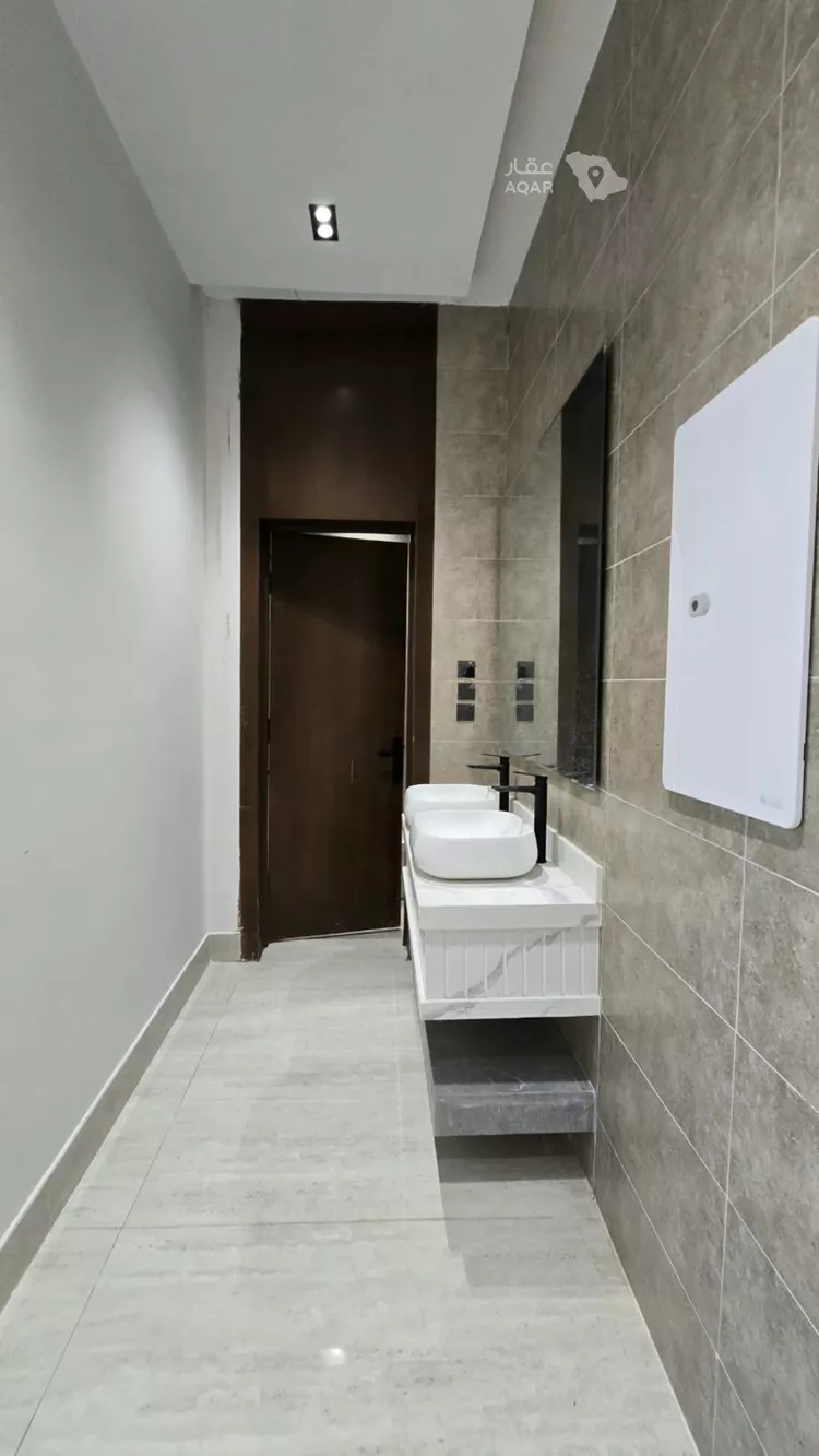 Floor for Sale in Riyadh Tuwaiq 14