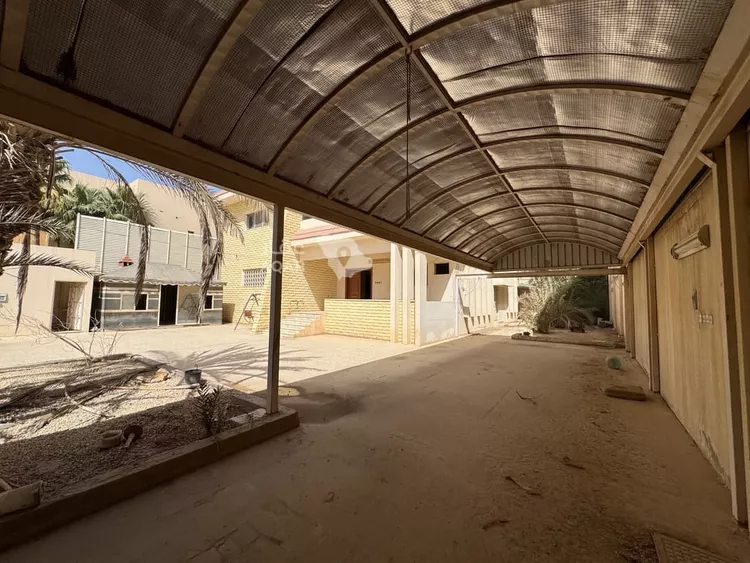 فيلا للبيع في شارع ساجر الرفدي, حي الملك فهد, مدينة الرياض, منطقة الرياض صورة 2