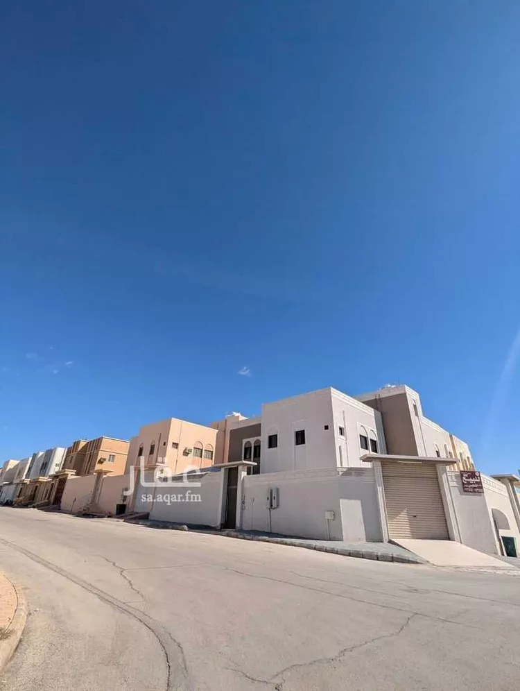 فيلا للبيع في شارع أبو عقبة الثقفي, حي الشفاء, مدينة عنيزه, منطقة القصيم