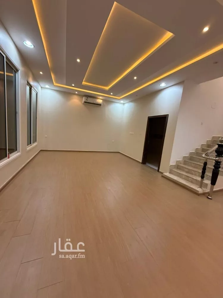 فيلا للإيجار في شارع السيل الكبير, حي المهدية, مدينة الرياض, منطقة الرياض 8