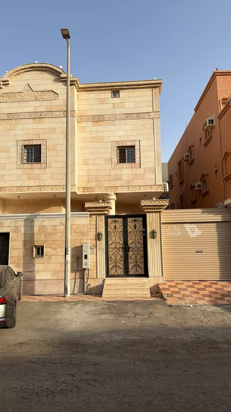فيلا للبيع في شارع عبد الله بن حسان ، حي الحمدانية ، جدة ، جدة