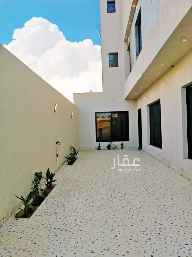 فيلا للبيع في شارع الحمر 216, حي الحمر الشمالي, مدينة بريدة, منطقة القصيم صورة 2