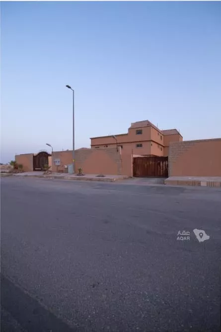 فيلا للبيع في شارع الشقة 270, حي الشقة, مدينة بريدة, منطقة القصيم صورة 2