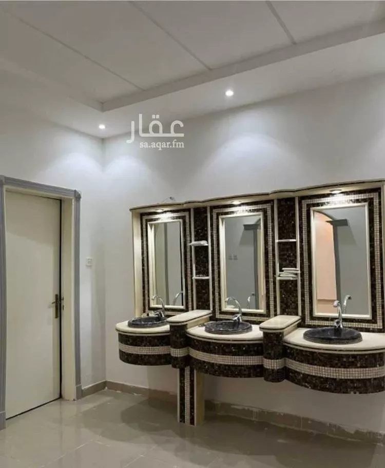 فيلا للبيع في شارع حالة عمار, حي عكاظ, مدينة الرياض, منطقة الرياض 11