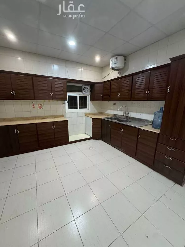 عمارة للإيجار في شارع المحلة الكبرى, حي الشهداء, مدينة الرياض, منطقة الرياض صورة 4
